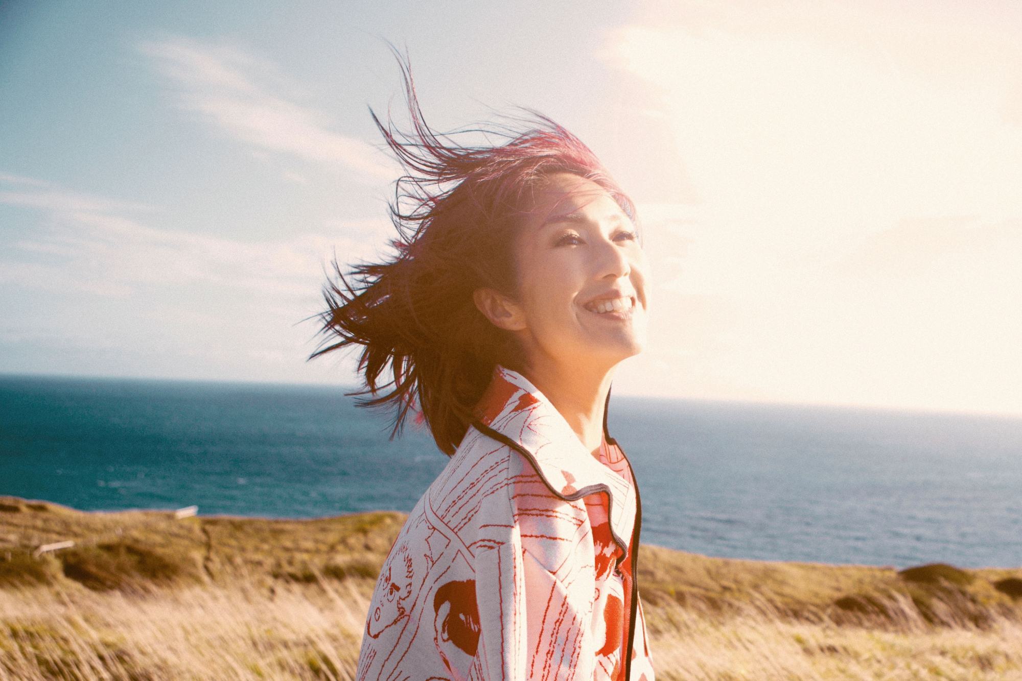 杨千嬅被逼发文澄清,却被网友质疑:热爱的祖国意味不明